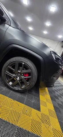 Jeep Compass — detalhe da roda — serviço realizado pela Nivaldo Films